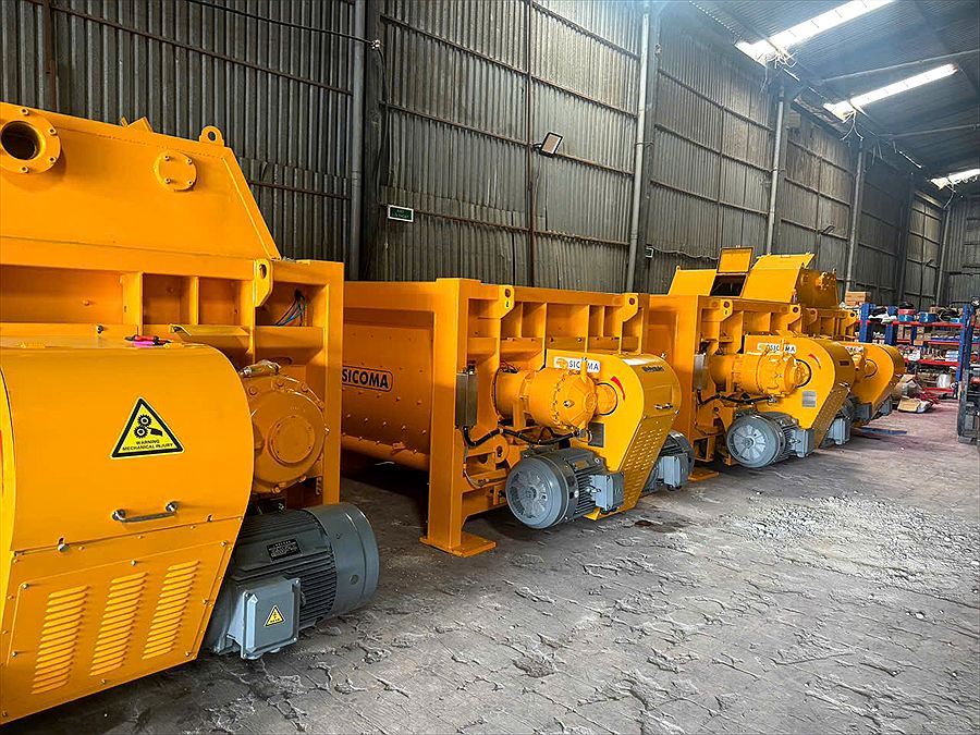 cối trộn bê tông SICOMA trục ngang tại kho Tâm An