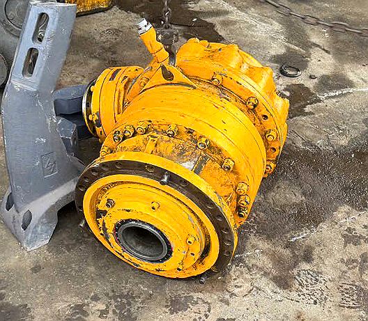 tháo hộp giảm tốc cối trộn bê tông đưa về xưởng kiểm tra