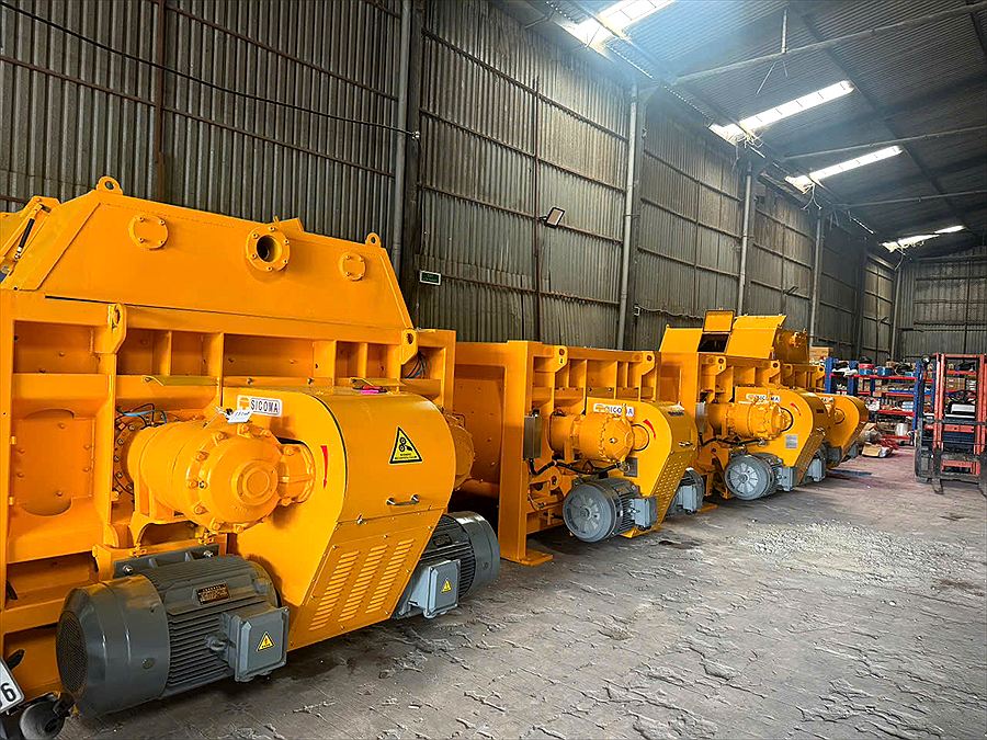 dàn cối trộn bê tông SICOMA trong kho phụ tùng trạm trộn Tâm An
